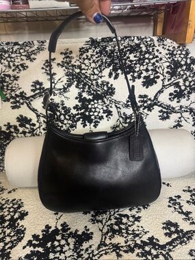 2001 Vintage Coach Black Leather Half Moon Demi Shoulder Bag